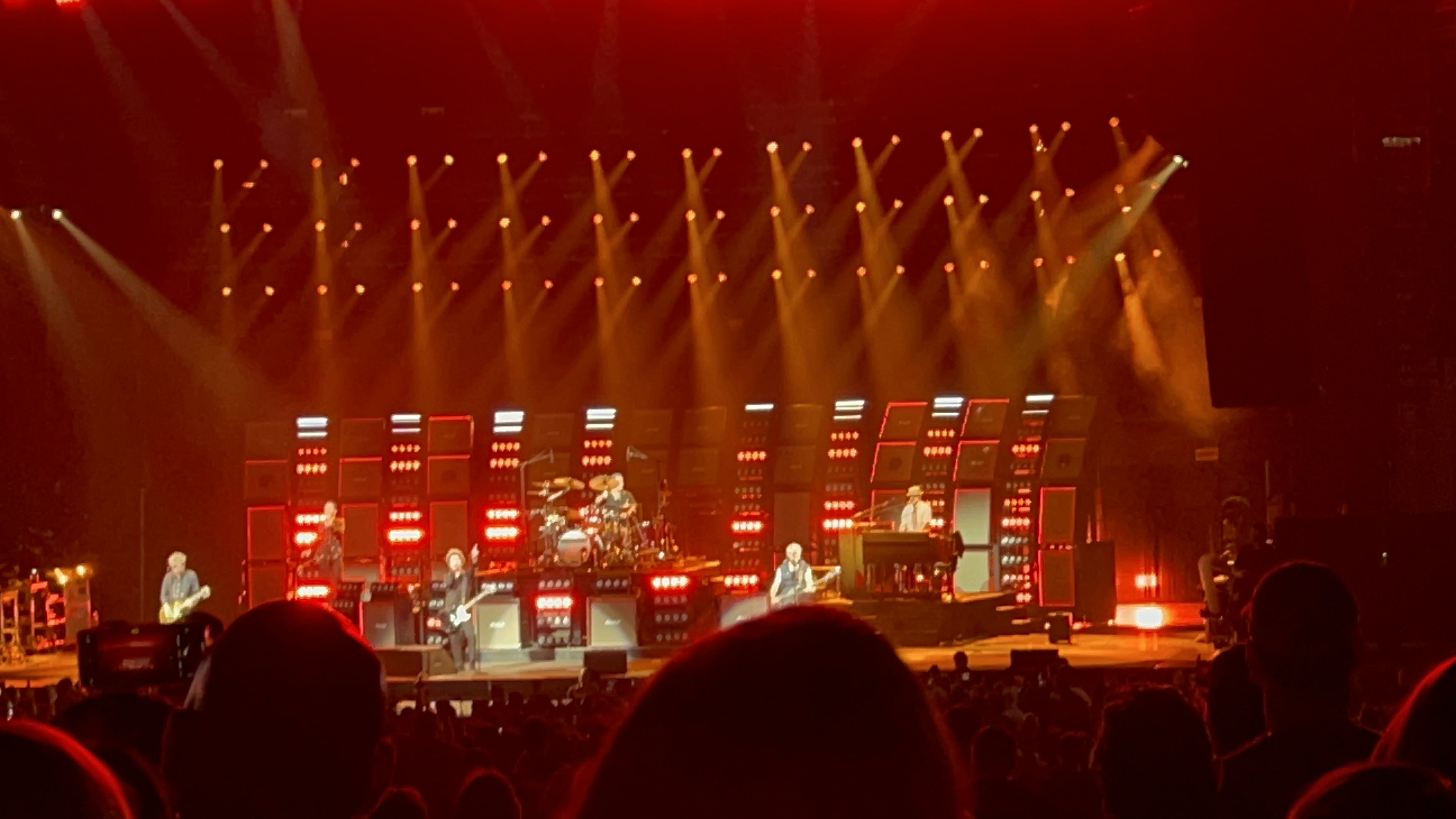 i saw green day live on that saviors tour and its the best concert ive been to, maybe my chem surpassed it idk